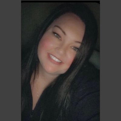 𝒞𝒶𝓇𝑜𝓁𝒶𝓃𝓃𝑒 𝐿𝒶𝒾𝓃𝑒 𝒮𝒽𝑒𝓅𝒶𝓇𝒹 🌬️🌊🌴☀️✝️ Dog Mom🐕🦺 Licensed Aesthetician🧖🏻♀️ Beauty and Wellness Consultant 💄💋