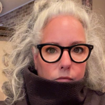 (née Murphy) ❤️ Mom/Philly/Tucson #social/#music/#Foodie-Also on Insta-https://t.co/sJeufcFmkv