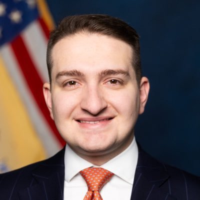 Deputy Comms Director, @NewJerseyOAG. Previously: @KamalaHarris, @RepMenendez, @GovMurphy | @RutgersU alum. Opinions are my own.