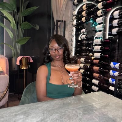 _niqueynique's profile picture. Twenty-Ate🍒