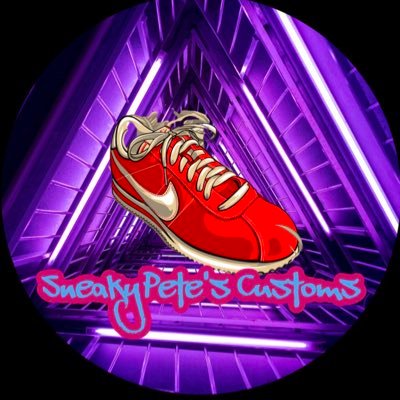 sneakypcustoms's profile picture. 