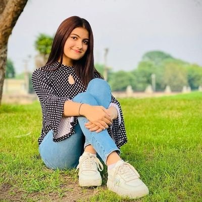 KomalSi5913248's profile picture. 