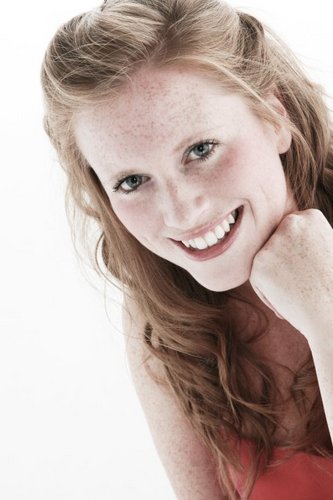 BecyHowley's profile picture. A professional singer who trained at LIPA. I am available for weddings, corporate events, restaurant/hotel work and parties :D