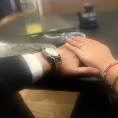 pareja disfrutando de la vida y sus placeres pero siempre juntos y de la mano!