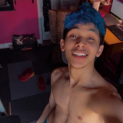 papidj_03's profile picture. Starting this X game late so help ya boy out 😘😘Come check me out on OF for the full view👀 Post Solo and Colabs 🏳️‍🌈21 YO Top 🤫OF & Snap in bio⬇️