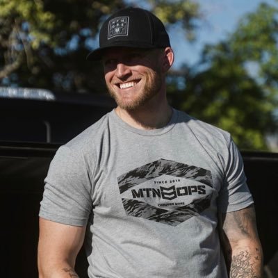 BENJAMINLEE2161's profile picture. 