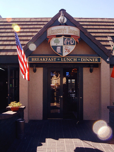 Your Neighborhood Meeting Place. Serving breakfast, lunch and dinner / 7 days a week.