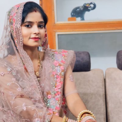 ❣ ️दिल बड़ा रखो,
दुनिया बहुत छोटी हैं ||
💫Leather Designer
💫NIFT ||