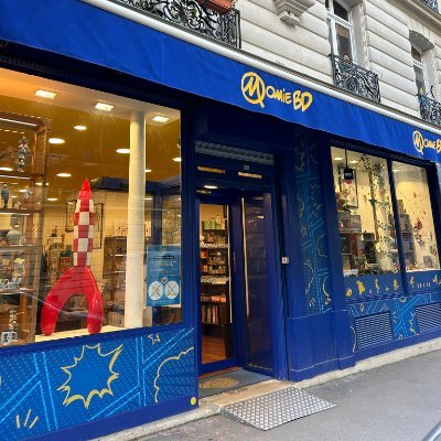Librairie spécialisée en BDs et produits dérivés située en plein Quartier Latin