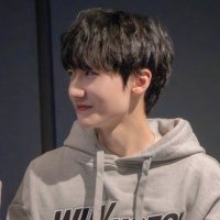 이핀 (@peanut_is_) 's Twitter Profile
