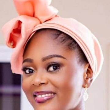 Councilor,mentor,prayer Oracle,photo model,influencer
God's favorite child....