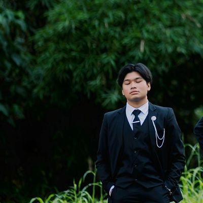 sanglayy's profile picture. am I even worth something