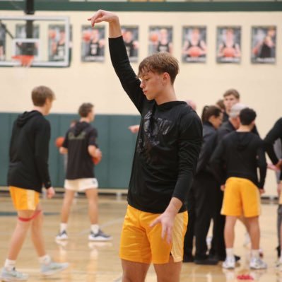 donavyn2007's profile picture. | Class of 2026 | 6’1| 180 lbs| 3.8 gpa | Contact- 269-258-0183 or email- donavynmain@gmail.com | 🏀🏈