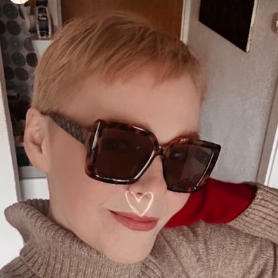 Vincit omnia veritas. 👩‍⚖️Juris Doctor. 🇧🇦🇨🇮🇩🇪🇺🇸Polyglot. 🌎 Linguist. Amor Fati. All tweets personal, of course!