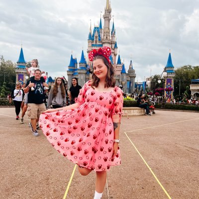 smithmckenzie32's profile picture. I’m just a flesh bag of atoms hangin on this floating rock for awhile 🌎🌻 Cancer ♋️ Empath 🕉 Alex ❤️