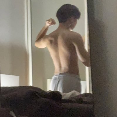 KkkkKkkk329141's profile picture. เป็นรับ อายุ25 รีอย่างเดียว 🫨🤭