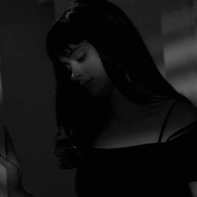 tw: sh 🎼 si ves esto sigueme aqui y en tt🧛♀️🫶🏻, fan de death note y snk