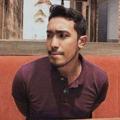 Saya tweet berkaitan aktiviti harian (40%), program ilmu (30%), perkara yang saya fikir boleh membawa manfaat (20%) serta hal-hal merapu yang lain (10%)
