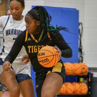 IG @jayjay_the_baller I can do all things through christ🙏🏾 5’10 honor student c/o 2028 FBC🏀🏀 *defense is what I do* *never too little *