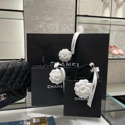 ElissaKit18010's profile picture. Living a plant based lifestyle with a taste for seafood, savoring the freedom to travel wherever the weather calls.