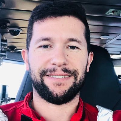Página destinada à discussão de temas relacionados a educação dos filhos, brincadeiras, atitudes e fases dos pequenos.
