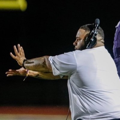 Co-DC/ILB | HC Powelifting | ΩΨΦ-ΘΘ | 1 John 1:9 | B.A, M.AA | TAMUC Alum | Recruiting Coordinator | #FlyHighBeski