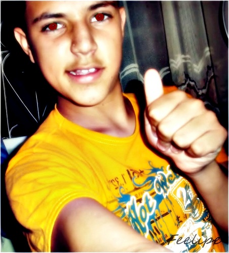 Saudade é a semente que se planta no adeus e que só morrerá quando os teus lábios tocarem nos meus .