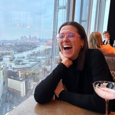Ragangmisak's profile picture. just a girly in government trying to survive this political hellscape \\ former @bidenInaugural, @ewarren, @texasdemocrats, and others \\ personal opinions!!
