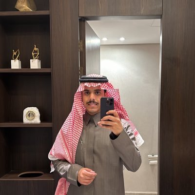 و من تكُنِ العلياءُ هِمة نفسِهِ فكلَّ الذي يلقاهُ فيها مُحَبَّبُ