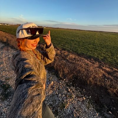 deahnalouise's profile picture. 𝐲𝐨𝐮 𝐚𝐫𝐞 𝐦𝐨𝐫𝐞 𝐭𝐡𝐚𝐧 𝐰𝐡𝐚𝐭 𝐲𝐨𝐮 𝐡𝐚𝐯𝐞 𝐛𝐞𝐜𝐨𝐦𝐞 • ♍︎