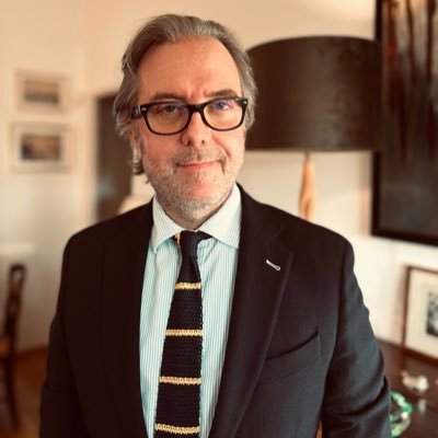 FrederickYvon's profile picture. Amateur d’histoires 💡: Découvrez mon Roman 📚 « Ma Reine du Caire » ✨