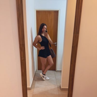 MilaAilen's profile picture. Nuevo Twitter. Una adicción que nunca concluye.