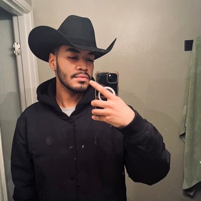 Founder @OrionSectors • Aspiring Voice Actor • @Zoowrld • Discord: UniverseDirects