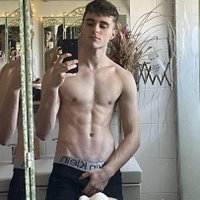 Hugo James (@isuckass199) 's Twitter Profile