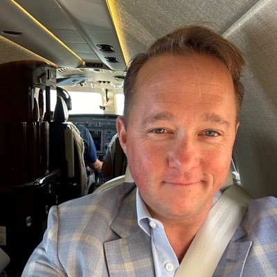 justplanebain's profile picture. 