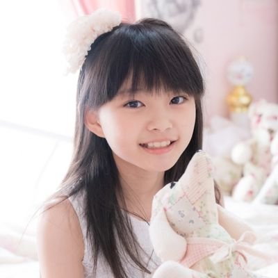 Miyuko(10)JS5
at chocole所属
4×stAr5(シスタ)
“Dance & Vocal Group”