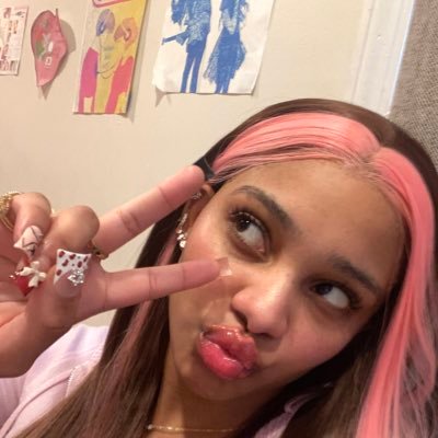 sircartierr1's profile picture. ♱*.                                                                                       🇩🇴🎀🧸💘🍭💸👙🐆