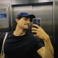 Gronow (@yurigronow) 's Twitter Profile