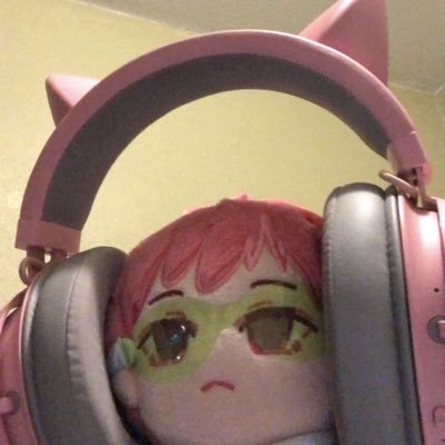 (๑˃ᴗ˂)ﻭ I like food & spooky stuff Aliens, or extraterrestrial life, refer to life forms that originate from planets or celestial bodies other than