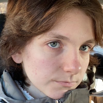 Silesian-Polish American linguistics student and all-around dilettante ⛸️ follow @muffypast, I actually Tweet there ☃️