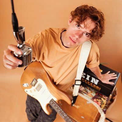 Your local neighborhood guitar hero🎸 Exploring the intersection of Tech, Art, Community, and Concious Creation