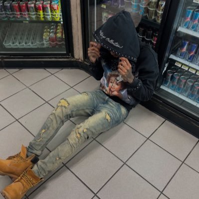 Youngest N charge🥶 Going broke happens☠️Staying broke is your fault 💰💰💰