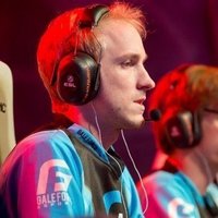 aka (@akafacehots) 's Twitter Profile