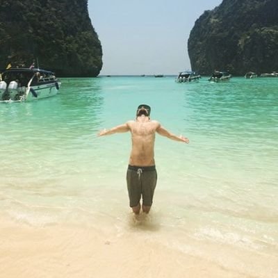 Surfthechaos_'s profile picture. 