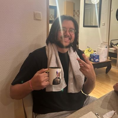 ed_moore99's profile picture. 🇨🇮 🏴󠁧󠁢󠁥󠁮󠁧󠁿.

Always $trive And Prosper