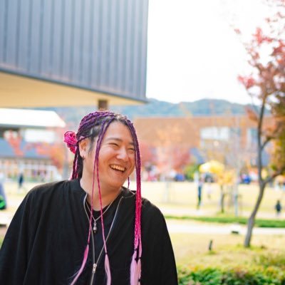 NPO法人寺子屋共育轍 代表。瀬田北学区でコドモノミカタやってます。 福祉のエンタメ化を通じて、子どもがおいてきぼりにならない社会を目指しています。 ・まちか堂 ・BAR ZAIGEN ・TekiTeki学童 ・コドモアトリエ