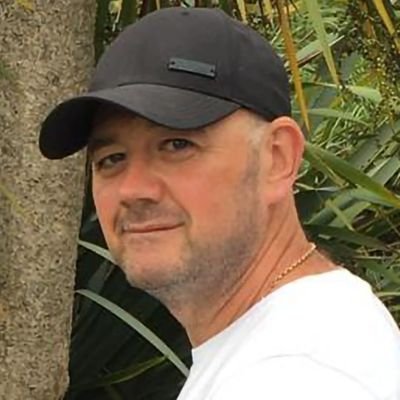 Millwall Supporter, Happily married ,2 wonderful children. Marathon runner .