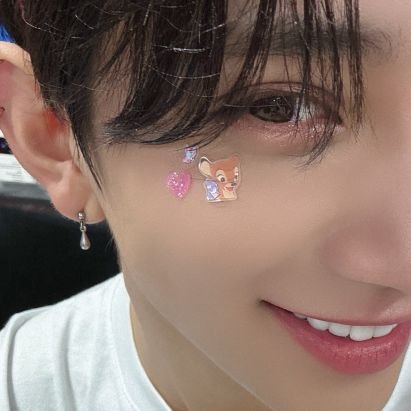 just a person trying to live each and everyday | loves thirteen precious boys 🖤 | @shuaabestboy