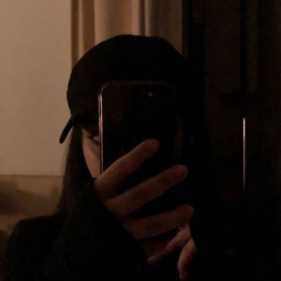 lleru_'s profile picture. 