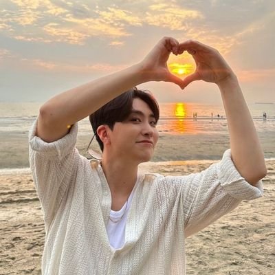 clamoravis's profile picture. Ahgase risen from dead
Ahgase•once•army•phan //23//she/her//